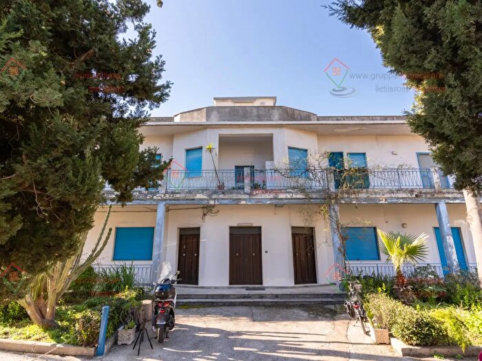 Appartamento con 5 locali in vendita in Siracusa