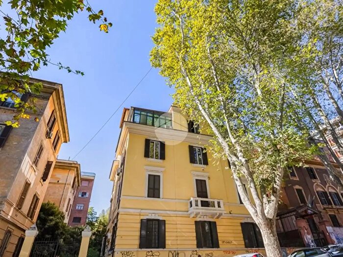 Appartamento bilocale in vendita in Viale Glorioso, Roma