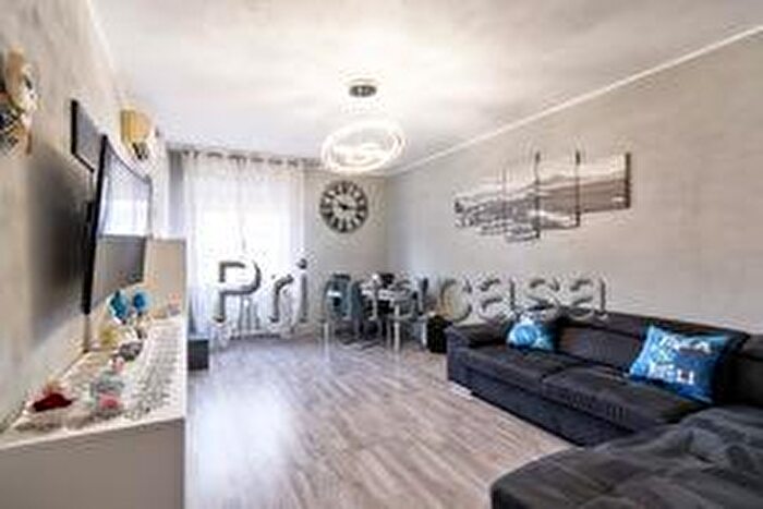 Appartamento con 5 locali in vendita in Via Allegri, Carpi