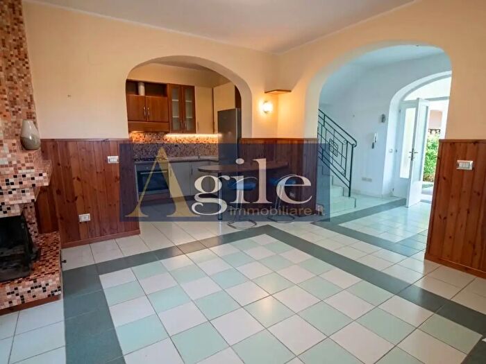 Casa con 7 locali in vendita in Via Salaria Sant'Anna, Monteprandone