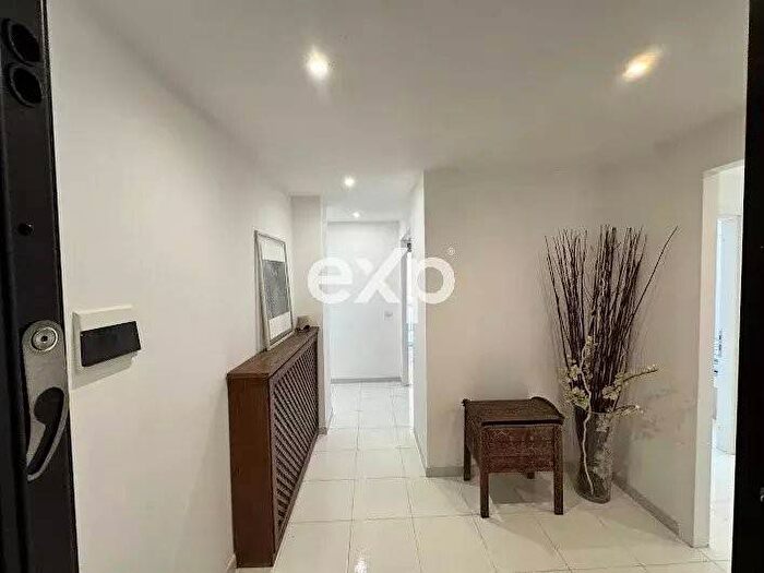 Appartamento trilocale in affitto in Via Lorenzo Bonincontri, Ardeatino Montagnola, Roma