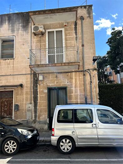 Appartamento trilocale in vendita in Via Romolo Brindisi, Brindisi