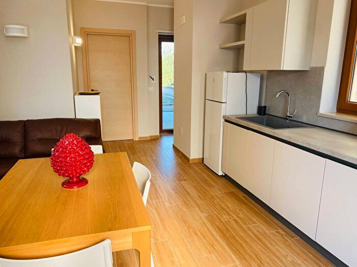 Casa bilocale in affitto in Strada Statale Nord per Bari, Montenegro, Brindisi