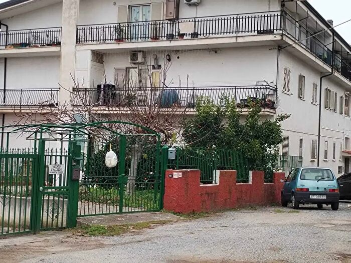 Appartamento trilocale in vendita in Via Albidona, Dipignano