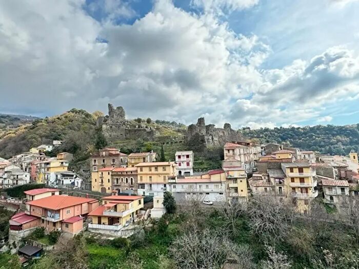 Appartamento con 7 locali in vendita in Via dei Normanni, Lamezia Terme