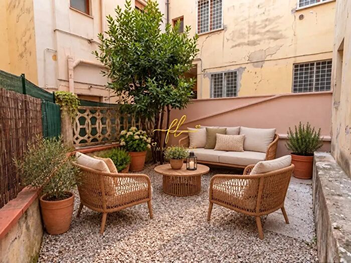 Appartamento con 6 locali in vendita in Livorno