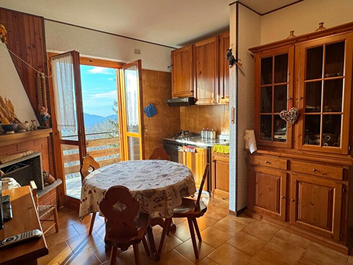 Appartamento bilocale in vendita in Via Giangirone, Roburent