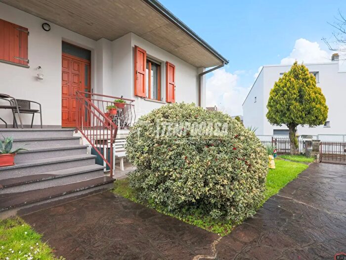 Appartamento con 5 locali in vendita in Via San Biagi, Imola