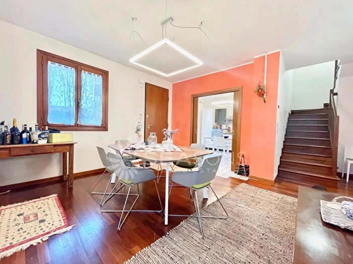 Casa con 10 locali in vendita in Jesolo