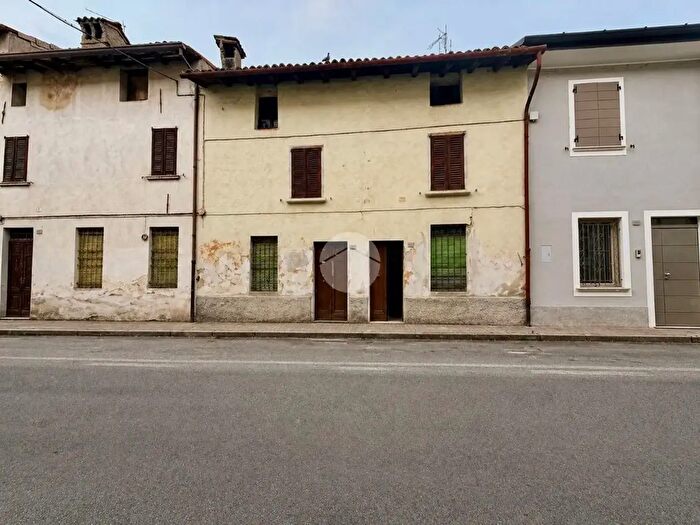 Casa con 6 locali in vendita in Via G Galilei, Orzinuovi