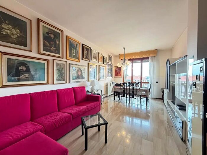 Appartamento trilocale in affitto in Via Previati, Seregno