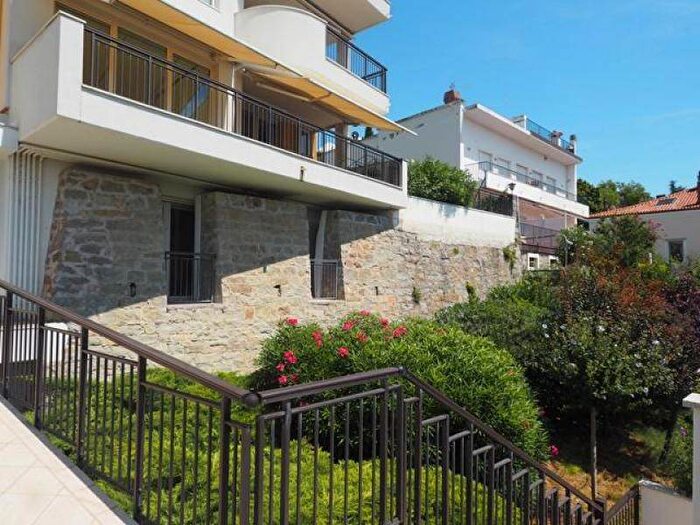 Appartamento con 5 locali in affitto in Barcola, Trieste