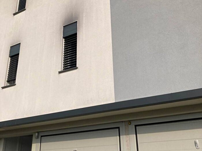 Appartamento trilocale in affitto in Via Milano, Bizzarone