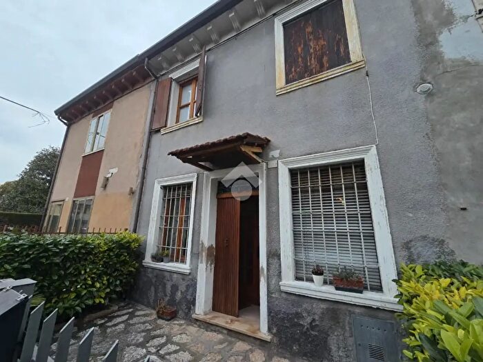 Casa quadrilocale in vendita in Via Giuseppe Verdi, San Giovanni Lupatoto