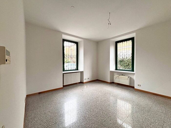 Appartamento trilocale in affitto in Via Settembre, Borghi, Como