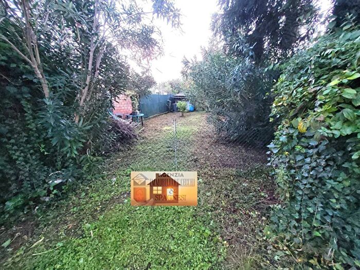 Casa bilocale in vendita in Via Pistoiese Campi Bisenzio, Campi Bisenzio