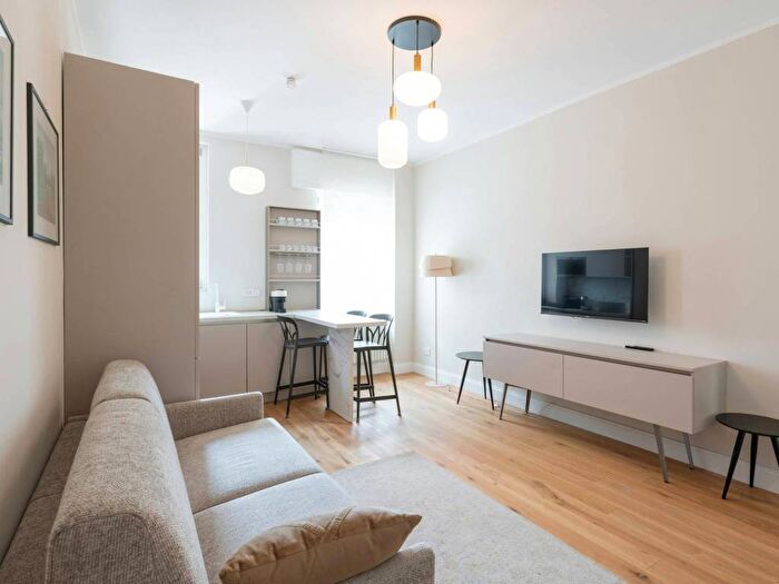 Appartamento trilocale in affitto in Viale Certosa, Certosa, Milano