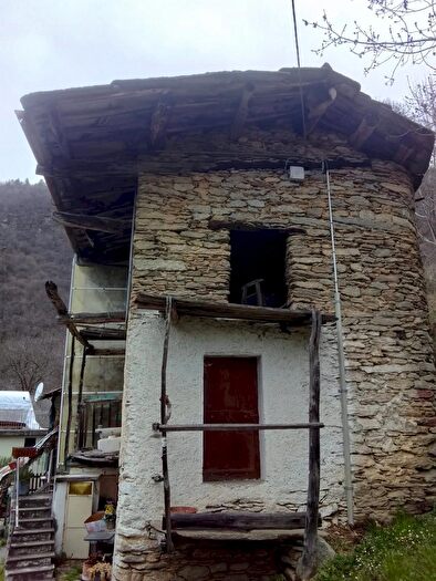 Casa bilocale in vendita in Borgata Beitoni, Paesana