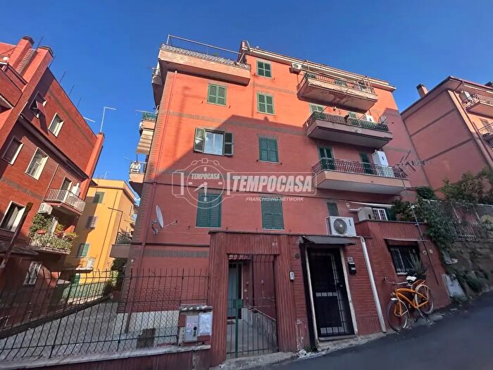 Appartamento bilocale in vendita in Via Vergemoli, Roma