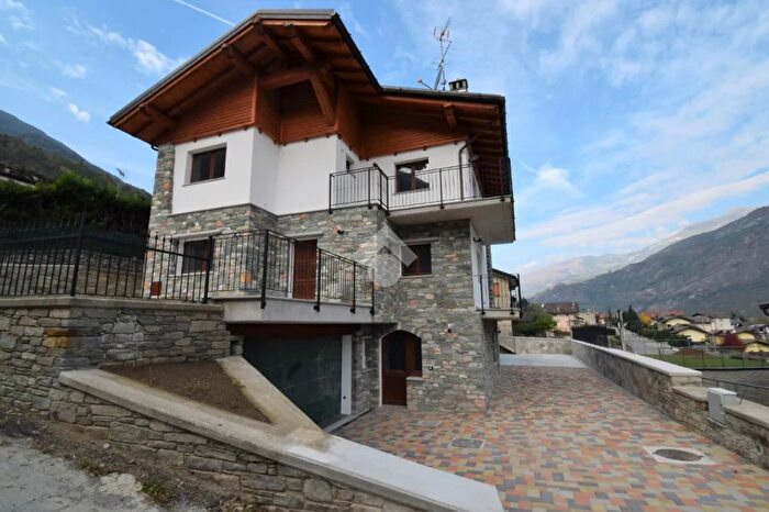 Appartamento quadrilocale in vendita in Frazione Lassolaz, Pontey