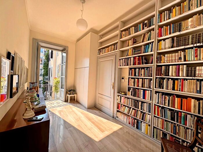 Appartamento trilocale in affitto in Milano