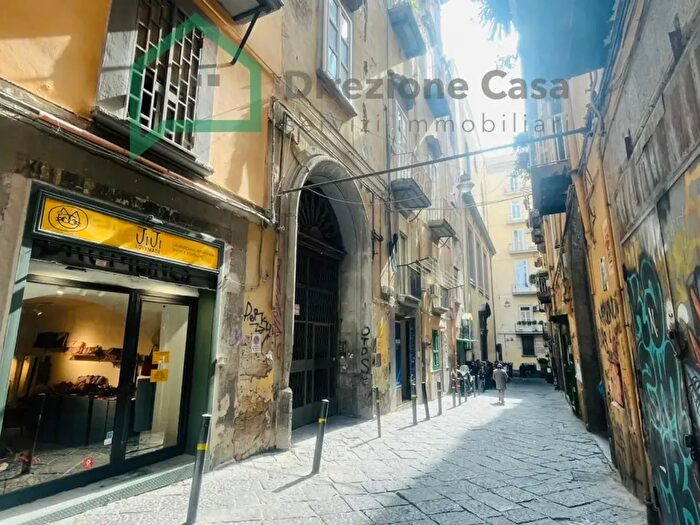 Appartamento con 5 locali in vendita in Via Raimondo De Sangro di Sansevero, Napoli