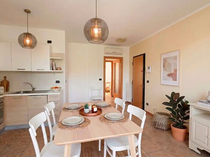Appartamento trilocale in vendita in Via Porto Palos, Rimini
