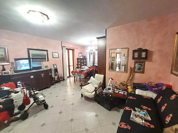 Appartamento con 5 locali in vendita in Via Papa Giovanni XXIII, Prato
