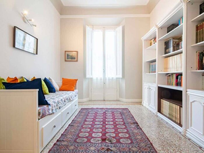 Appartamento con 5 locali in affitto in Viale Fratelli Rosselli, Fortezza Stazione, Firenze