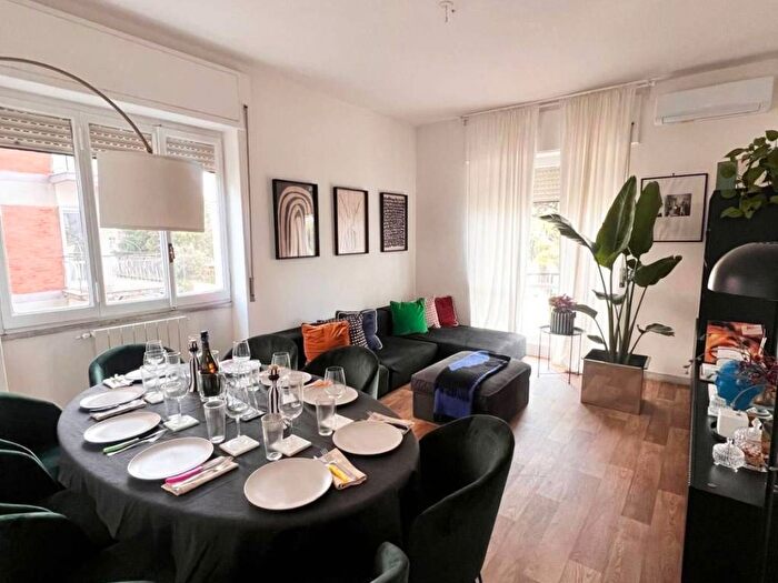 Appartamento trilocale in affitto in Via Antonino dAntona, Rione Alto, Napoli