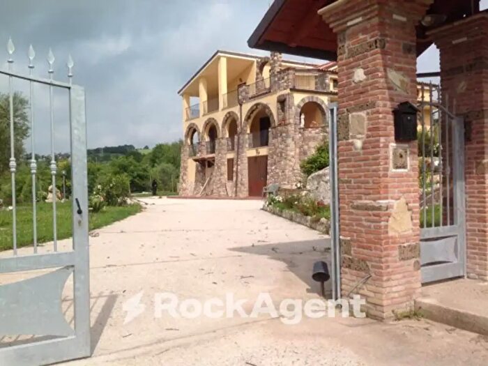 Casa con 6 locali in vendita in Via Mascioni, Castel Campagnano