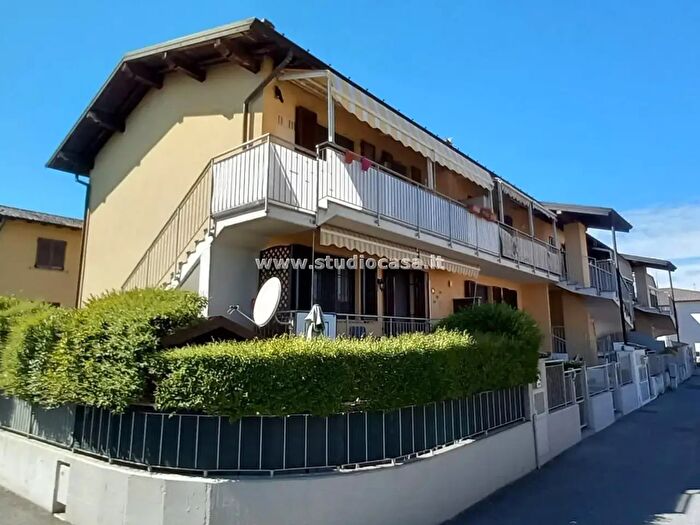 Appartamento trilocale in vendita in Via a Moro, Dovera