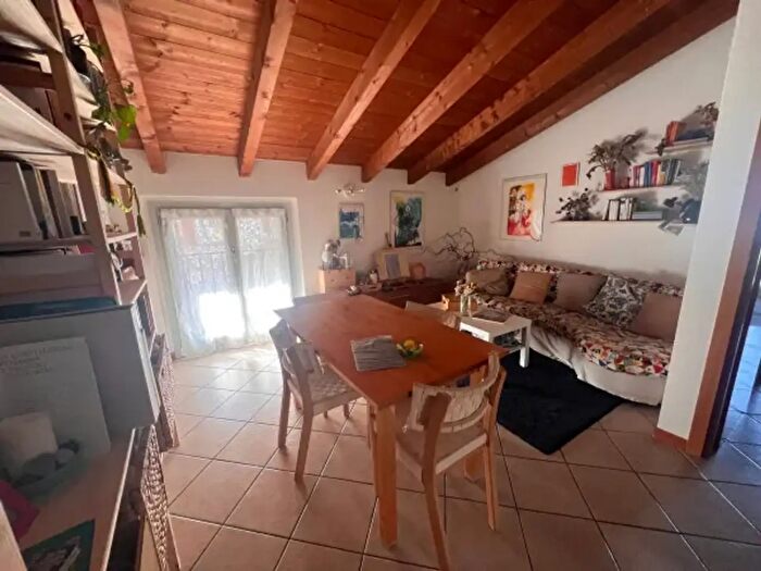 Appartamento trilocale in vendita in Piazza Alessandro Volta, Albese Con Cassano