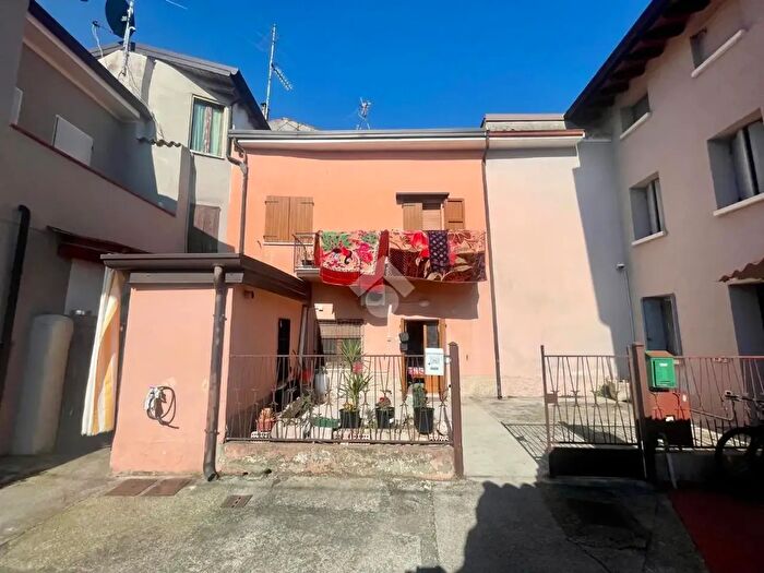 Casa bilocale in vendita in Via a Mazzoldi, Montichiari