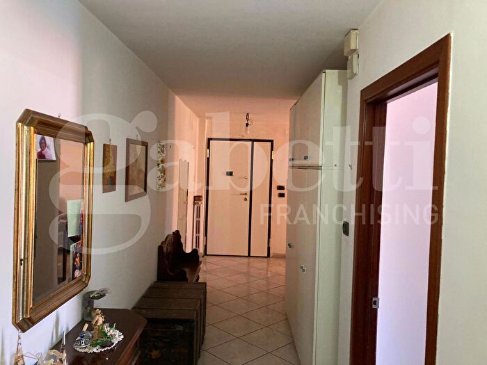 Appartamento quadrilocale in vendita in Via Aprile, Battipaglia