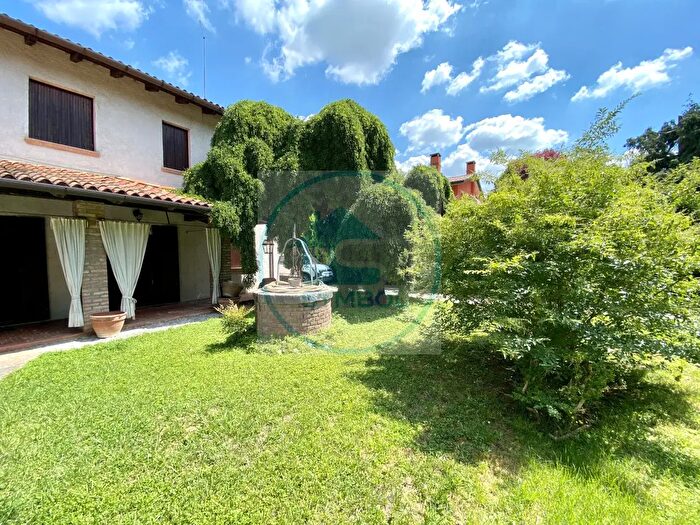 Casa con 7 locali in vendita in Via Ariosto, Scorze