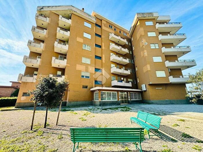 Appartamento quadrilocale in vendita in Viale delle Sirene, Tarquinia