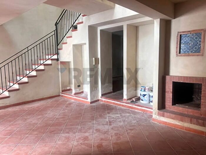 Casa con 6 locali in vendita in Via San Michele, Altavilla Milicia