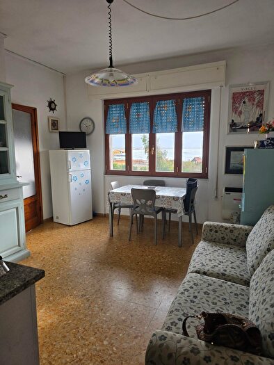 Appartamento bilocale in vendita in Via Ratti, Ameglia