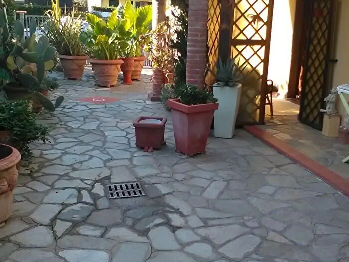 Casa con 6 locali in vendita in Betone, Massarosa