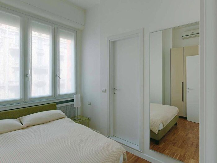 Appartamento bilocale in affitto in Via Giovanni Battista Pergolesi, Centrale, Milano