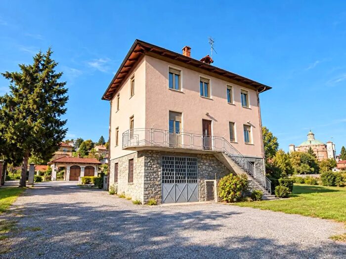 Casa con 5 locali in vendita in Strada Statale, Vicoforte