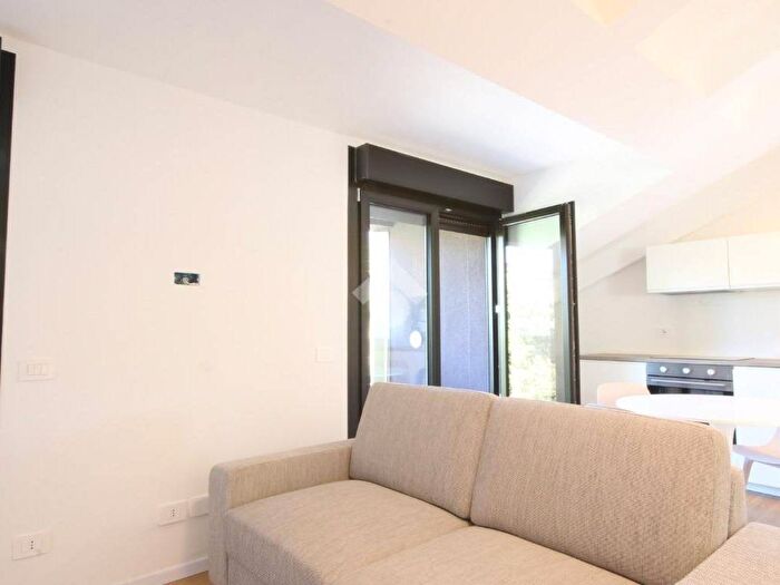 Appartamento bilocale in affitto in Via Bellinzona, Monte Olimpino, Como