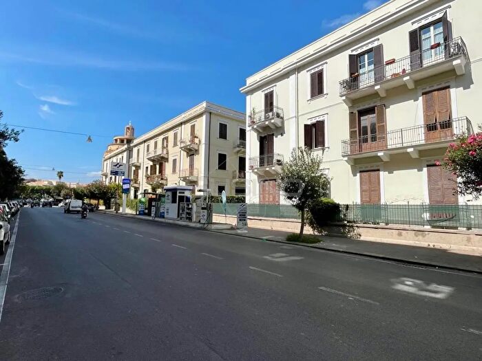 Appartamento trilocale in affitto in Via Armando Diaz, Siracusa