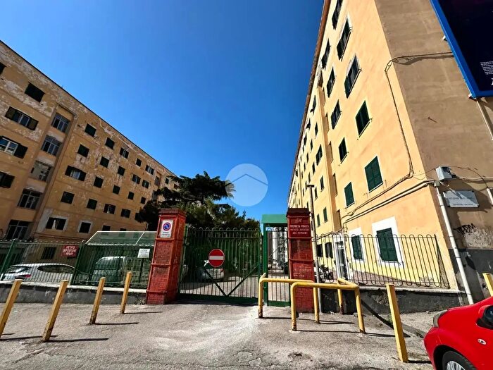 Appartamento trilocale in vendita in Via Antonio Beccadelli, Napoli