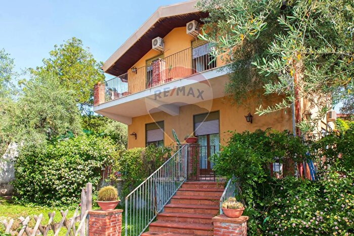 Casa con 7 locali in vendita in Via Pacini, Tremestieri Etneo