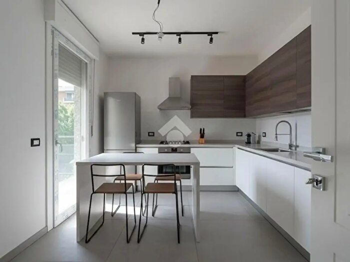 Appartamento con 5 locali in vendita in Corso Acqui, Alessandria