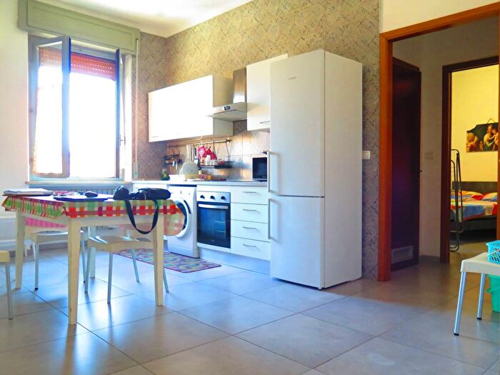 Appartamento quadrilocale in vendita in Via Monte Altissimo, San Leonardo, Parma
