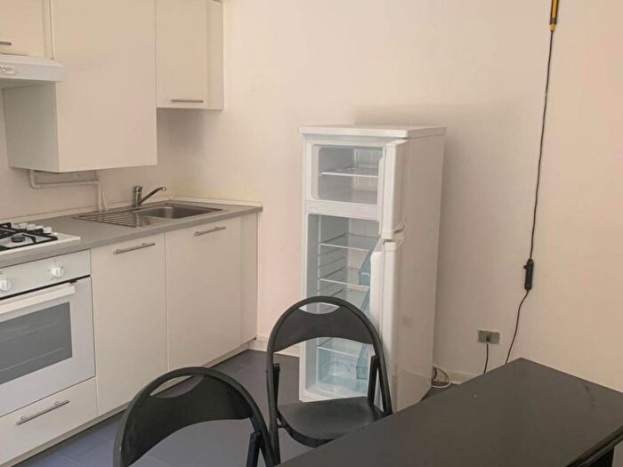 Appartamento monolocale in affitto in Via Cerva, Borgogna Largo Augusto, Milano