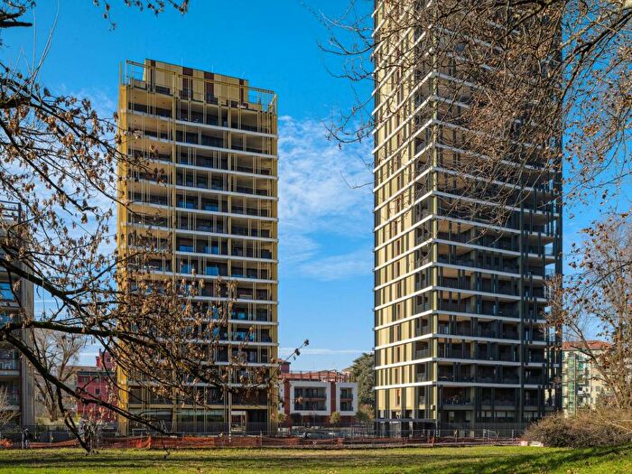 Appartamento quadrilocale in affitto in Via Ruggero Ruggeri, Udine, Milano